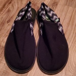 Sanuk yoga mat shoes